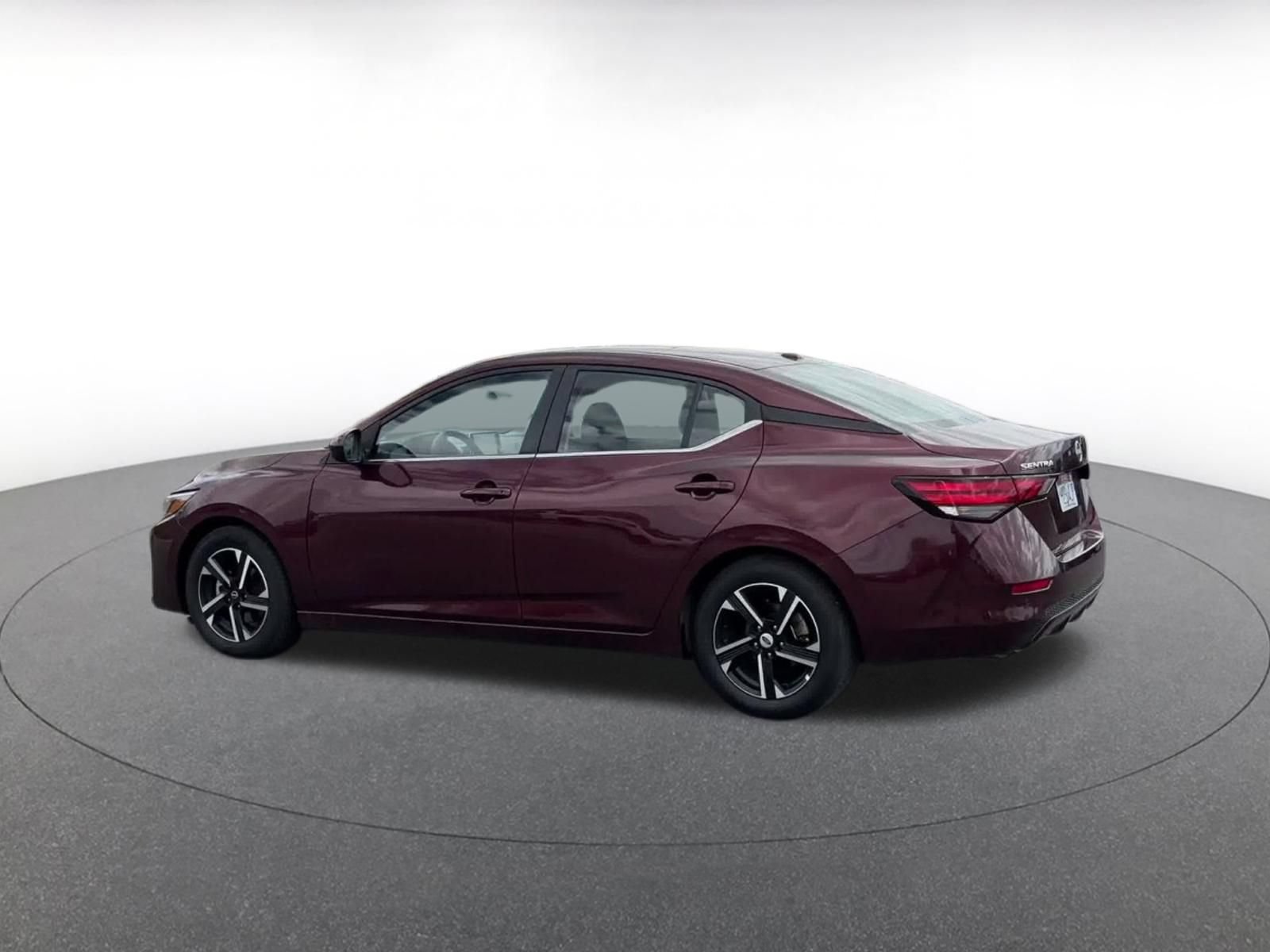 Used 2025 Nissan Sentra SV FWD image 9