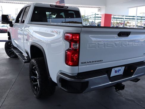 Used 2024 Chevrolet Silverado 2500 LT image 9