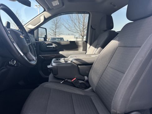 Used 2024 Chevrolet Silverado 3500 LT image 24