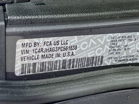 Used 2023 Jeep Grand Cherokee Laredo AWD/4WD image 29