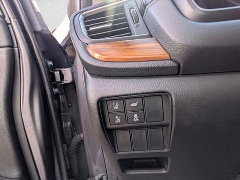 Used 2018 Honda CR-V Touring image 19