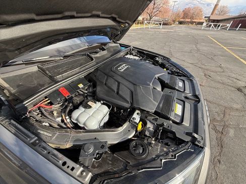 Used 2021 Audi Q7 3.0T Premium image 16