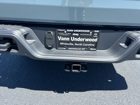 New 2025 Jeep Gladiator Sport image 19