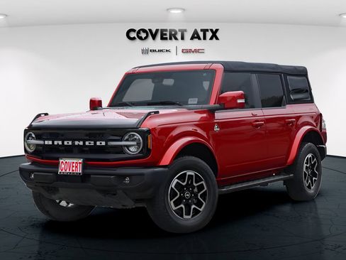 Used 2023 Ford Bronco Outer Banks AWD/4WD image 2