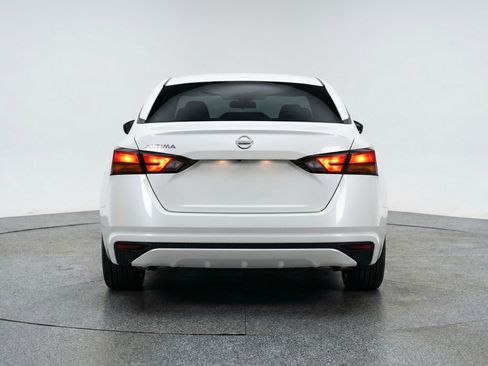 Used 2025 Nissan Altima 2.5 SV image 7