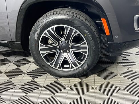 Used 2022 Jeep Wagoneer Series III w/ Convenience Group I image 12