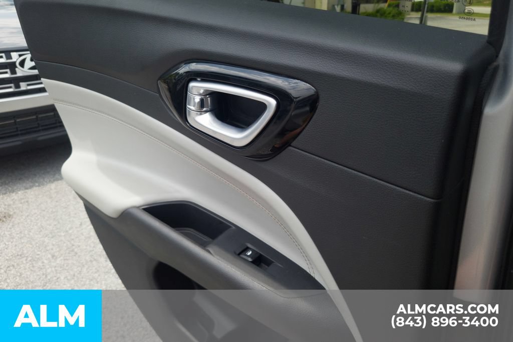 Used 2025 Jeep Compass Limited AWD/4WD image 23
