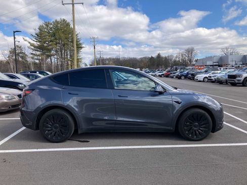 Used 2023 Tesla Model Y AWD image 5