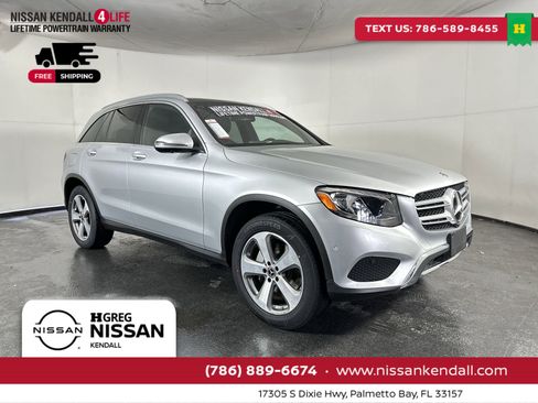Used 2018 Mercedes-Benz GLC 300 4MATIC w/ Premium Package image 2
