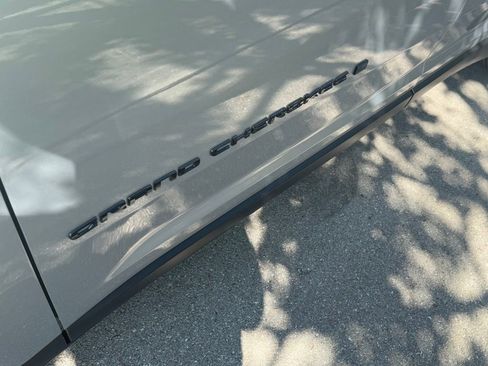 Certified 2025 Jeep Grand Cherokee L Altitude image 32