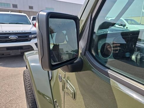 Used 2024 Jeep Gladiator Sport AWD/4WD image 7