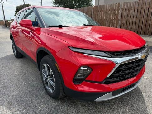 Used 2023 Chevrolet Blazer LT w/ LPO, Floor Liner Package FWD image 3