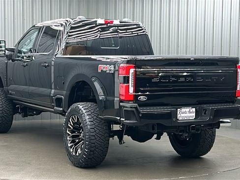 Used 2025 Ford F250 Platinum w/ FX4 Off-Road Package image 3