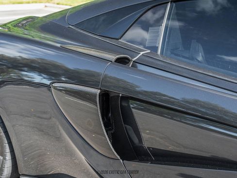 Used 2018 McLaren 570S Spider image 51