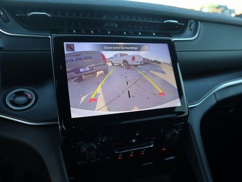 New 2025 Jeep Grand Cherokee Limited image 6