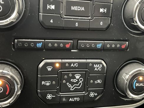 Used 2016 Ford Expedition EL XLT w/ Equipment Group 202A image 24