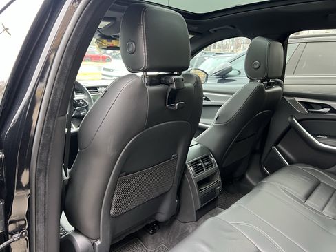 Certified 2023 Jaguar F-PACE R-Dynamic S image 35