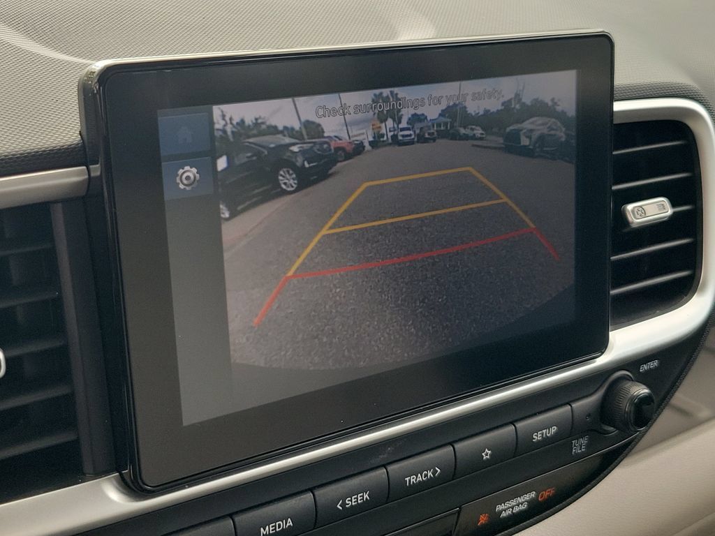 Used 2025 Hyundai Venue SEL FWD image 24