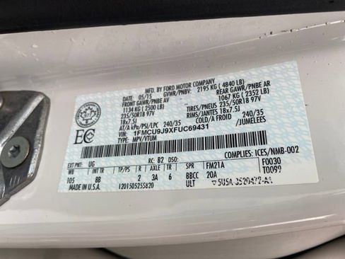 Used 2015 Ford Escape Titanium w/ Canadian Touring Package image 25