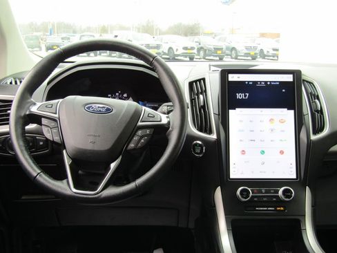 Used 2024 Ford Edge SEL image 5