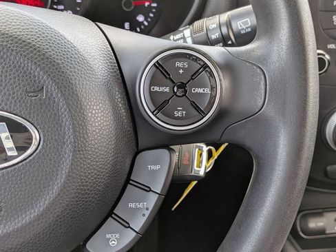 Used 2016 Kia Soul FWD image 22