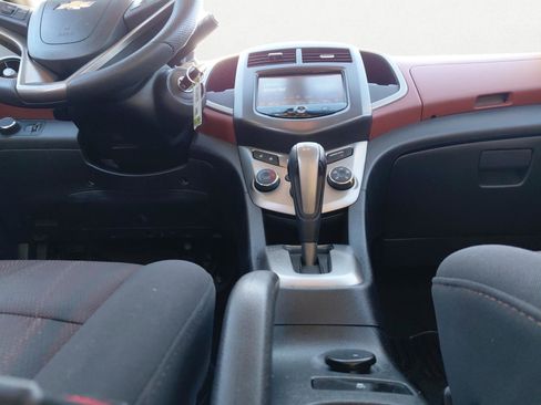 Used 2014 Chevrolet Sonic LT image 6