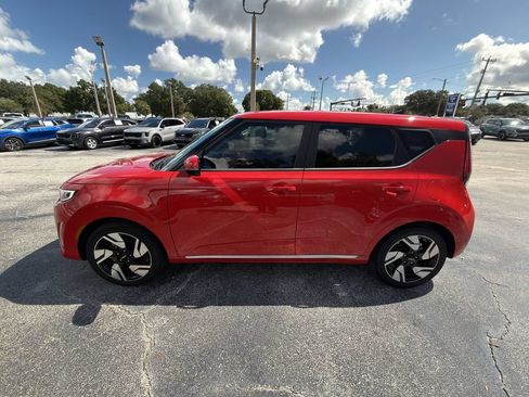 Certified 2025 Kia Soul GT-Line w/ GT-Line Technology Package FWD image 7
