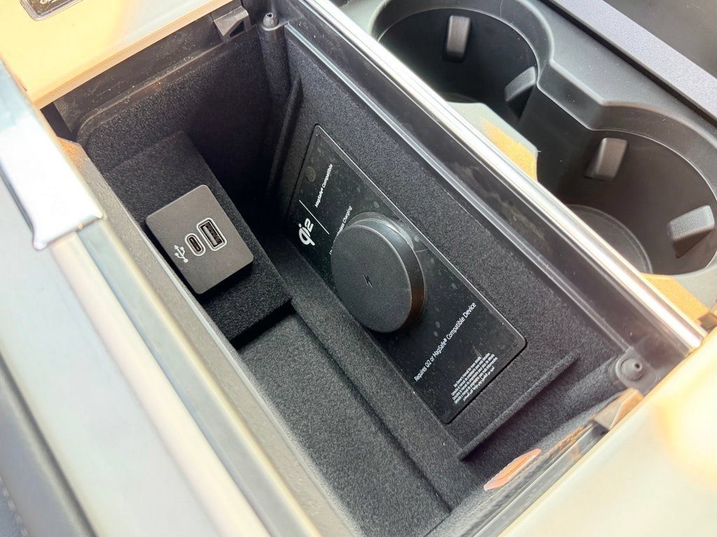 New 2027 Lincoln Navigator Premiere AWD/4WD image 16