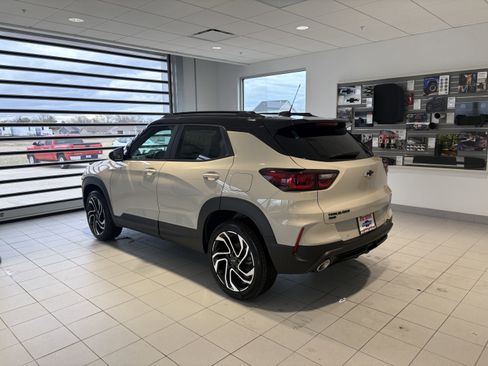 Used 2025 Chevrolet TrailBlazer RS w/ Convenience Package image 4