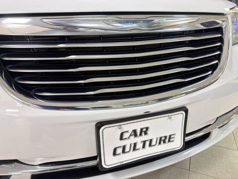 Used 2016 Chrysler Town & Country Touring-L image 63
