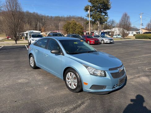 Used 2012 Chevrolet Cruze LS w/ Connectivity Package image 7