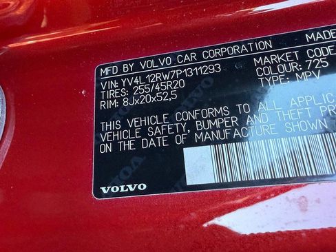 Certified 2023 Volvo XC60 B5 Plus w/ Climate Package image 23