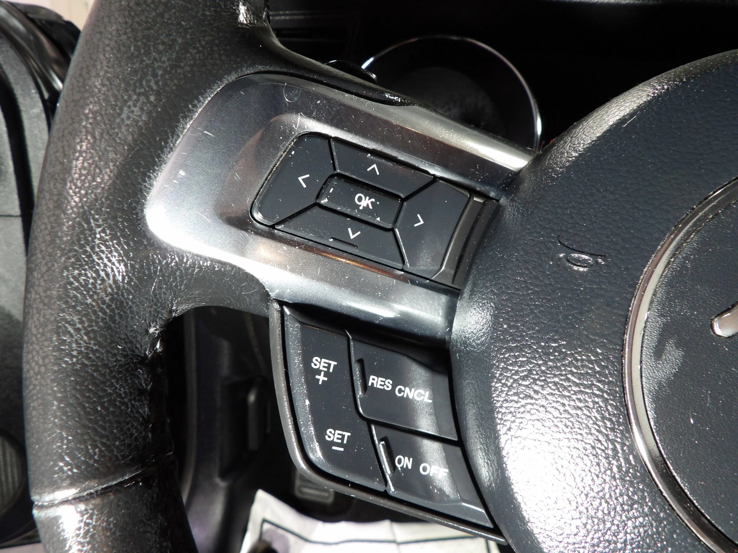 Used 2015 Ford Mustang Coupe RWD image 13