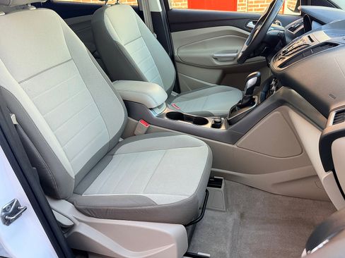 Used 2013 Ford Escape SE image 28