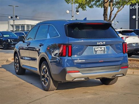 New 2026 Kia Sorento S image 3