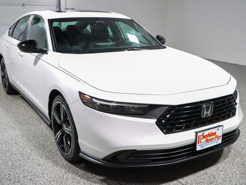 Used 2024 Honda Accord Sport image 5