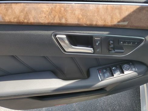 Used 2012 Mercedes-Benz E 350 4MATIC Sedan image 19