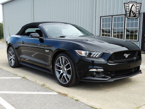Used 2015 Ford Mustang GT Premium image 9