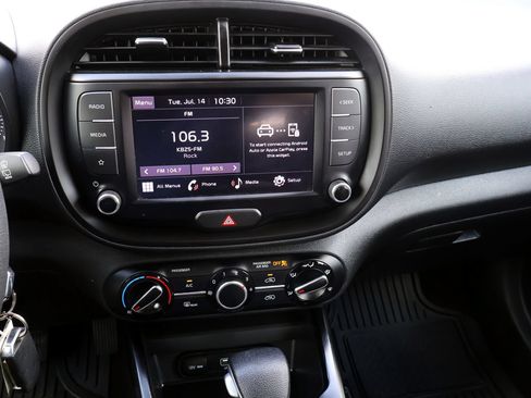 Used 2022 Kia Soul LX FWD image 16