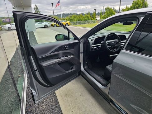 Used 2026 Cadillac Lyriq Sport AWD/4WD image 18
