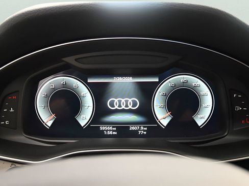 Used 2023 Audi Q8 Prestige AWD/4WD image 35