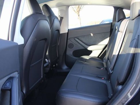 Used 2024 Tesla Model Y Performance image 14