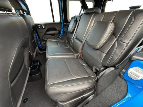 Used 2022 Jeep Wrangler Unlimited Sahara w/ Cold Weather Group image 16