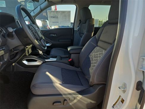New 2025 Nissan Frontier SV image 10