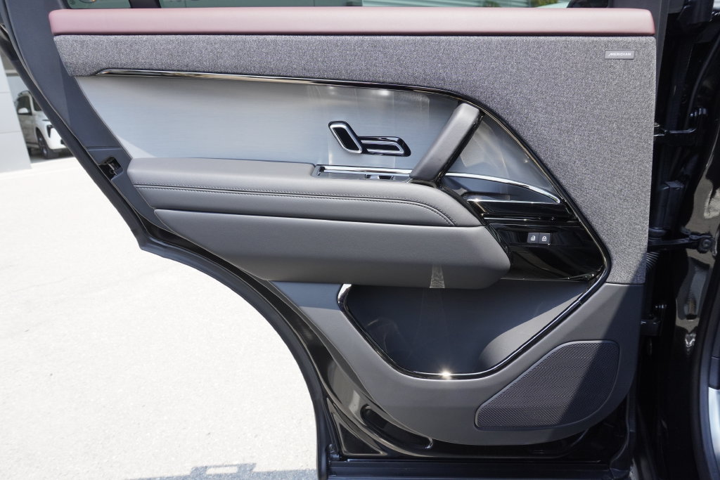 New 2026 Land Rover Range Rover Sport Dynamic SE AWD/4WD image 28