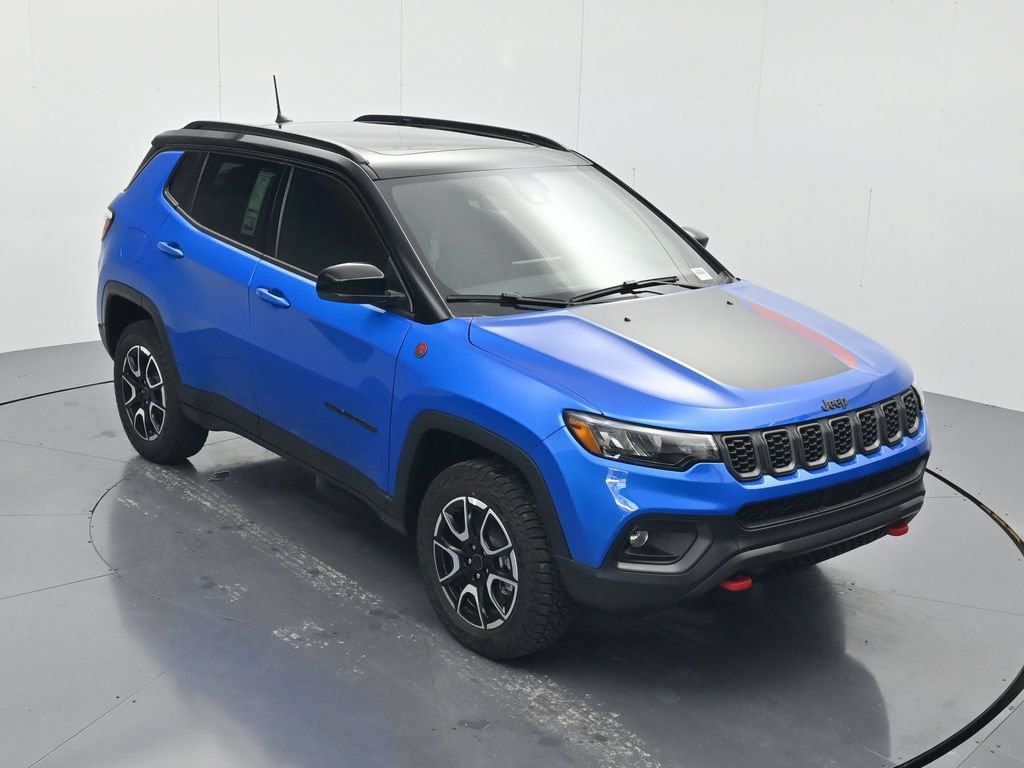 New 2026 Jeep Compass Trailhawk w/ Sun, Sound & Navigation Group AWD/4WD image 32