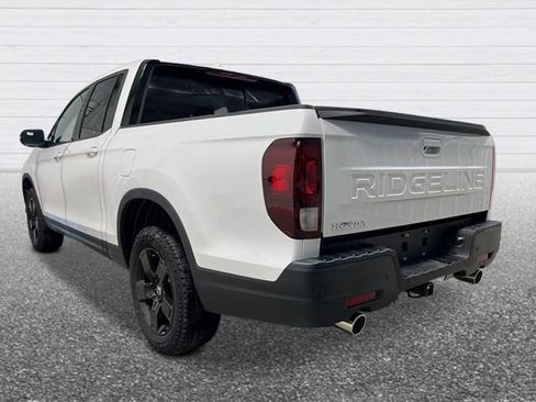 New 2026 Honda Ridgeline Black Edition image 3