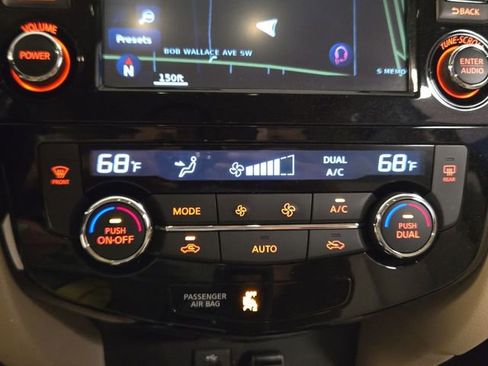 Used 2016 Nissan Rogue SL image 19