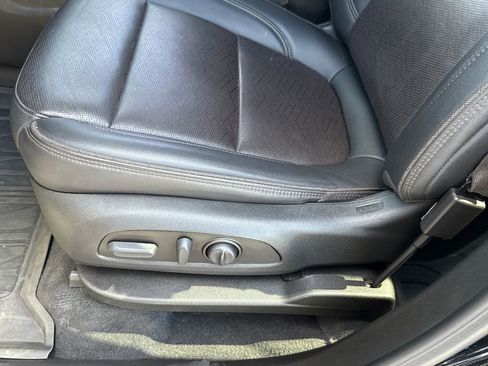 Used 2023 Chevrolet Traverse High Country w/ LPO, Floor Liner Package AWD/4WD image 27