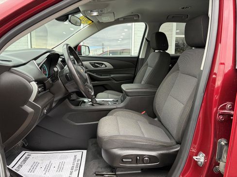 Used 2021 Chevrolet Traverse LT image 9